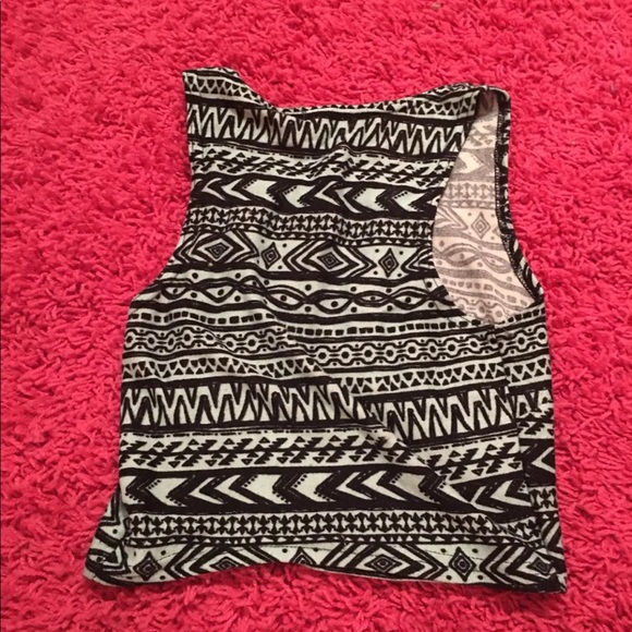 Crop top - Picture 2 of 3